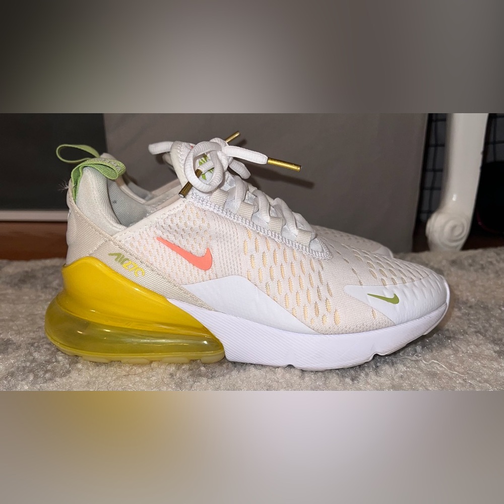 Women’s White and Yellow Nike Air 270 Size 6
